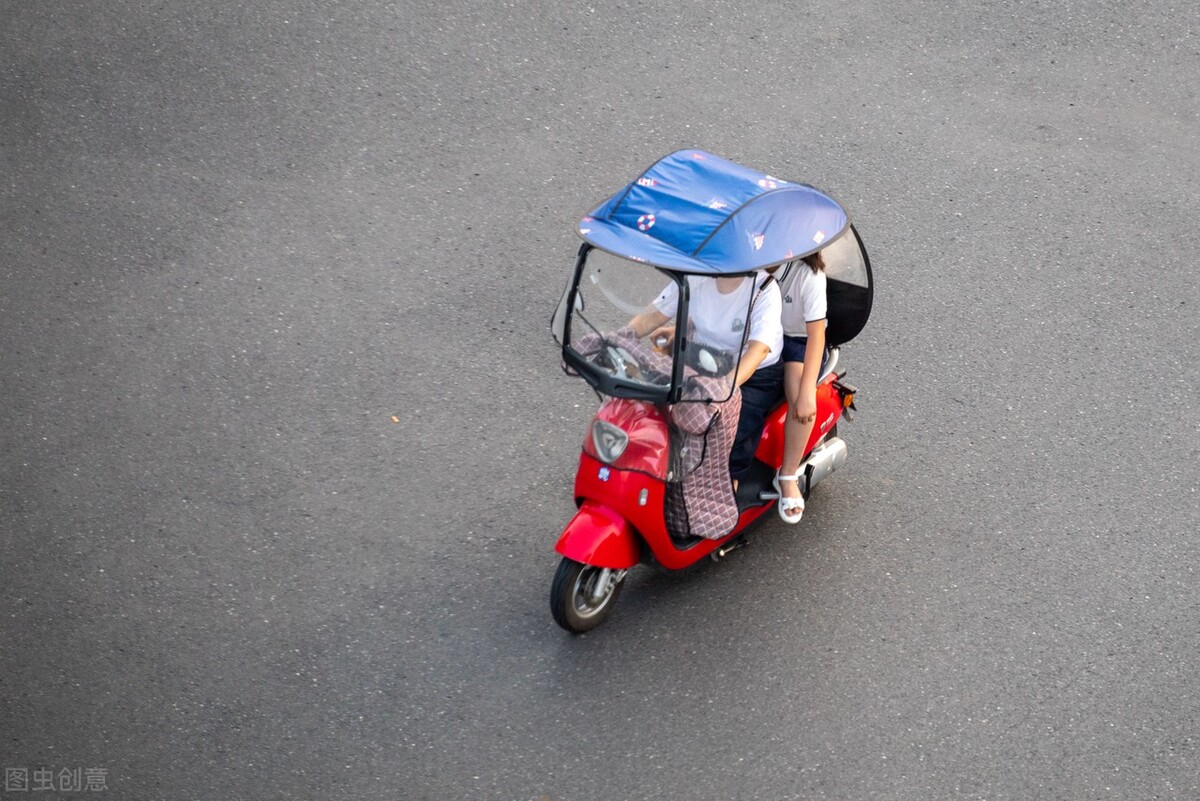 电动车遮阳棚：有什么好处与坏处，为何想说拆除你不容易