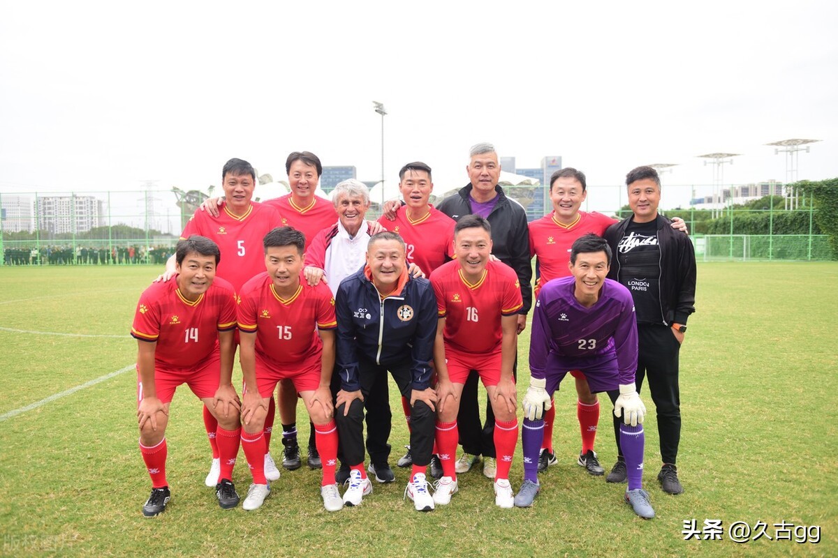 米卢为什么把中国带进世界杯（米卢称知道谁能带中国队再进世界杯但不想说？其实很多人都知道）-趣拿体育