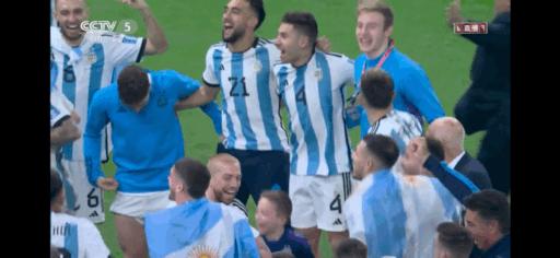 阿根廷夺冠后，为什么大合唱失恋情歌？