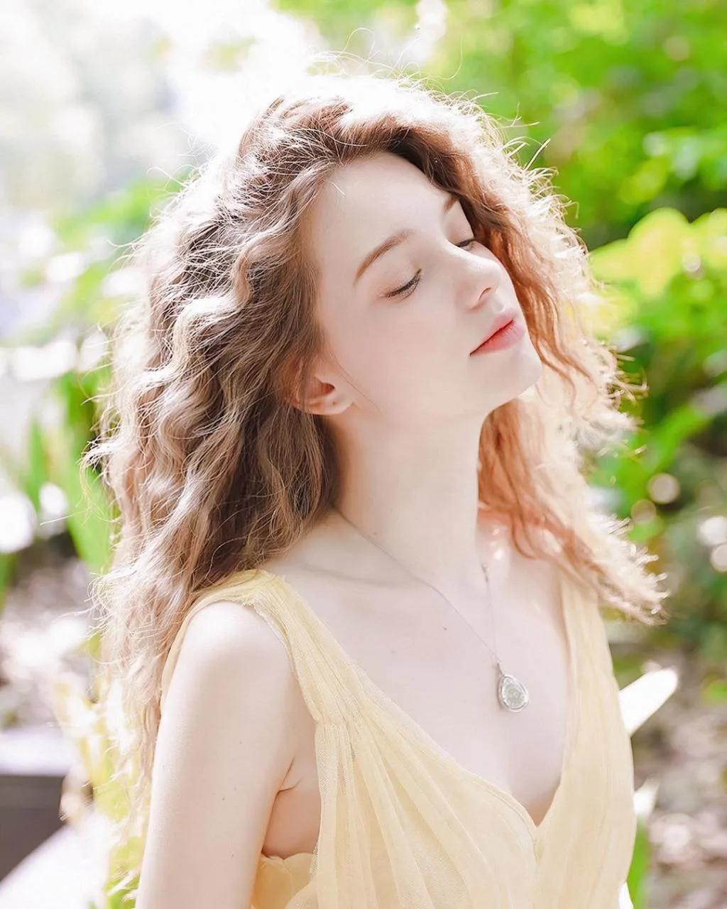 浙大校花酷似“俄罗斯赵薇”