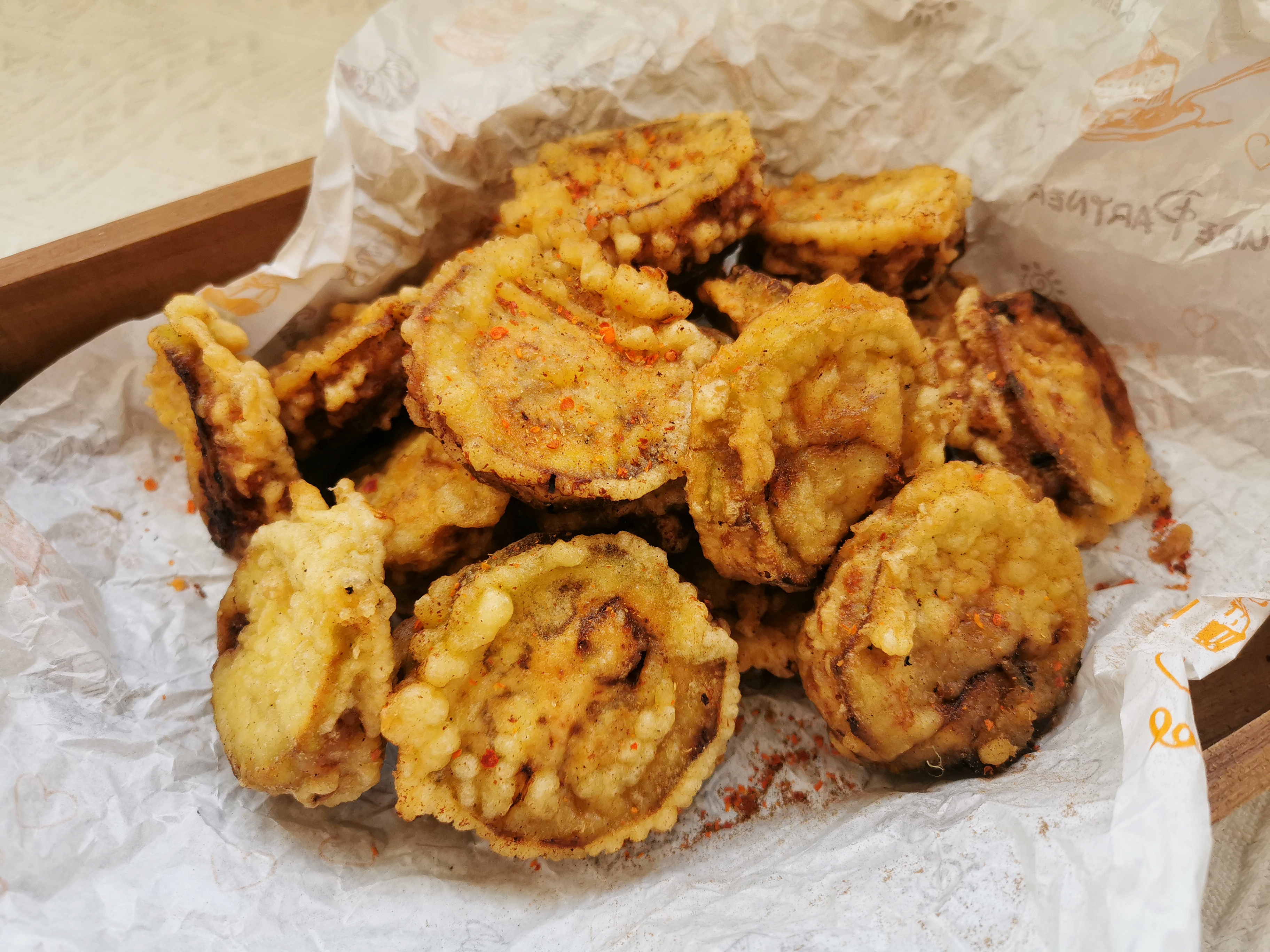 茄子的神仙吃法！外焦里嫩，下酒下饭还能当零食，调脆皮糊是关键