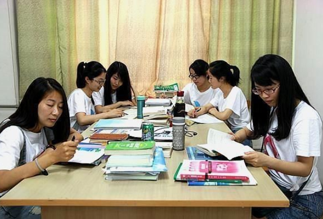 四川大学一寝室6名女生，样貌和才能同时拥有，集体保研名校