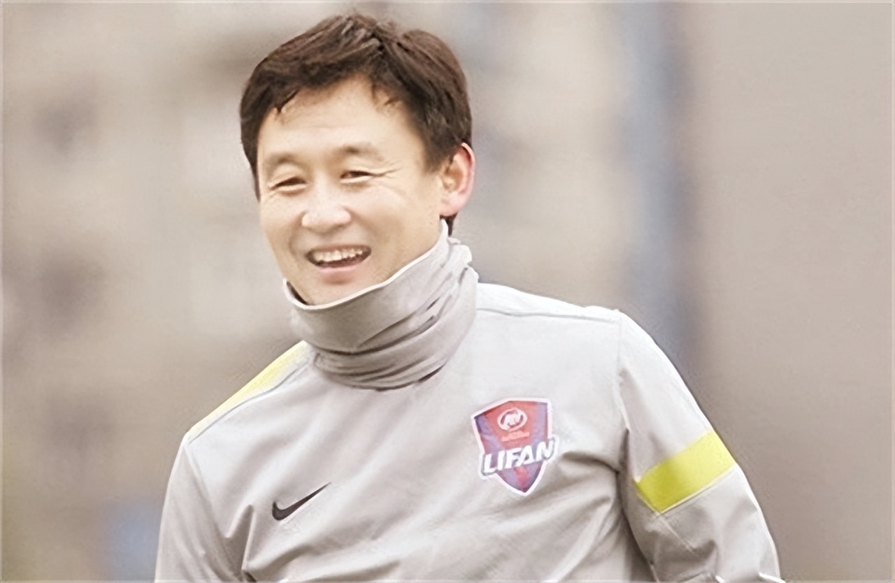 足球运动员简介(已退役的孙继海,足球生涯亮点不断,他老婆是个川妹子