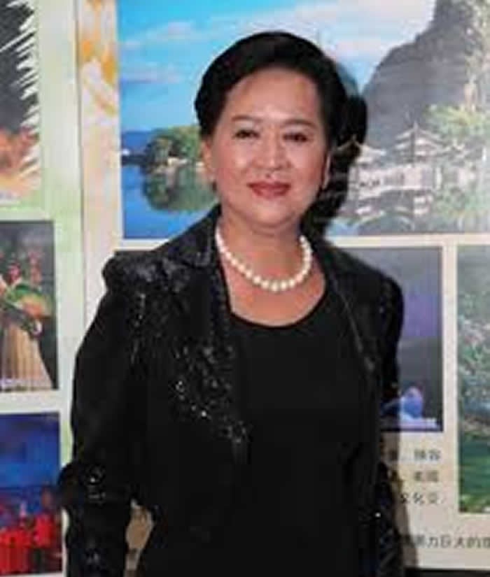 洪金梅：为嫁豪门，她穿了30年塑身衣，丈夫死后却只给她一块钱