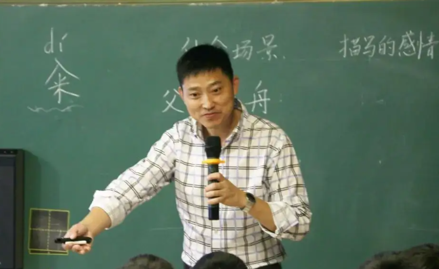 “合同工”教师的春天来了，满足前提条件有望转编，待遇也提升了