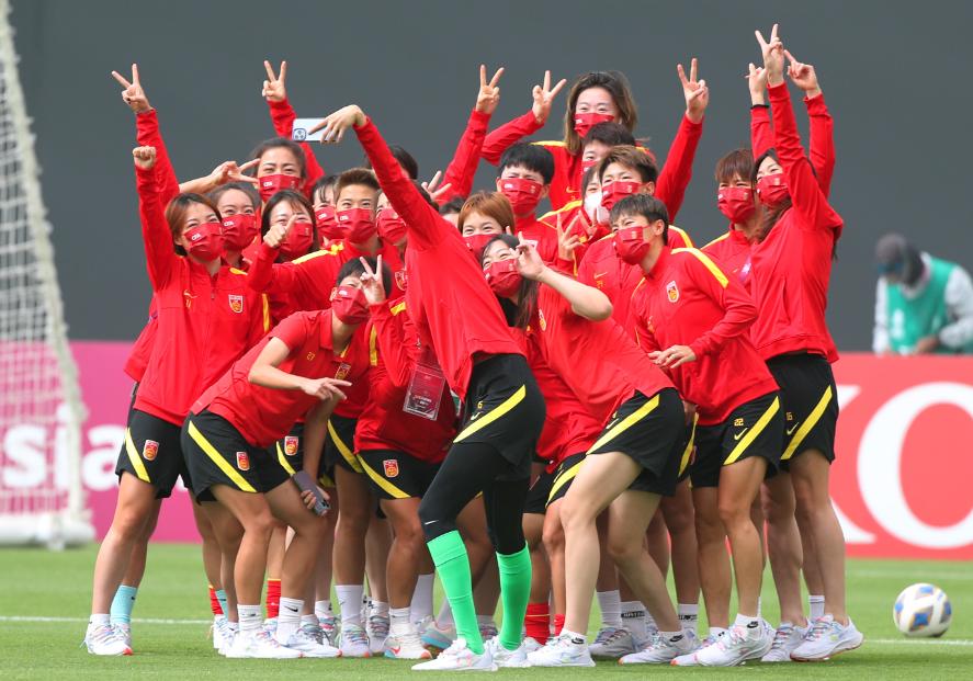 最新排名！中国女足世界排名再升1位，恭喜水庆霞，陈戌源惭愧！