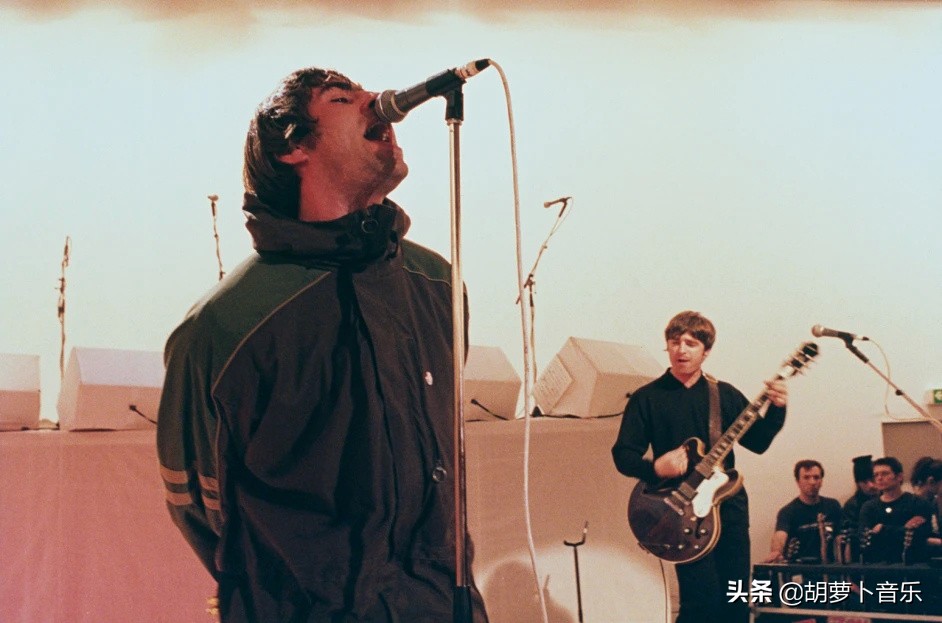 今日欧美圈：麻辣鸡预热全新单曲，打雷姐疑似新恋情公开