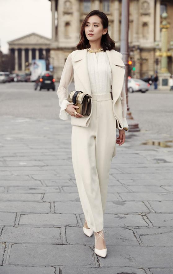 皮肤黑穿什么颜色(皮肤黑穿什么颜色裙子)-知道啦