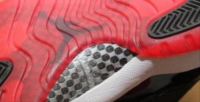 aj11是哪一年的（细数AJ正代：巨大碳板搭配漆皮，强悍的冠军战靴，大魔王AJ11）