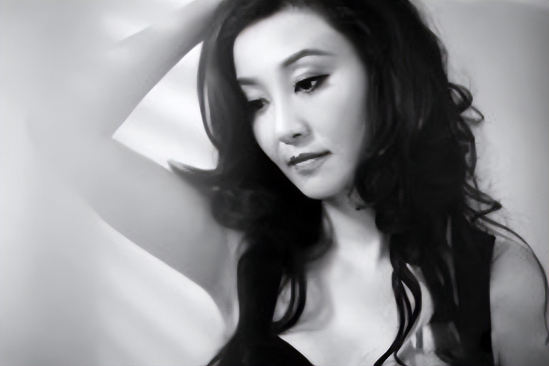 23年后再看冯小刚与徐帆的婚姻，才明白她的隐忍是最好的选择