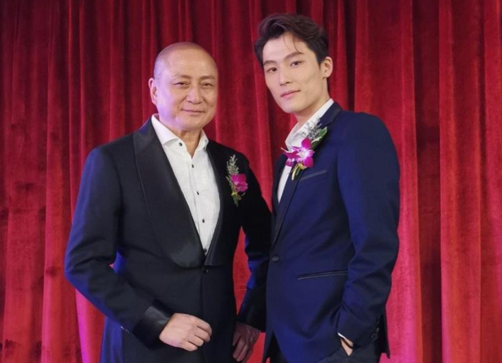 汤镇业双胞胎儿子近况！一个学功夫想当打星，一个爱做生意开肉铺