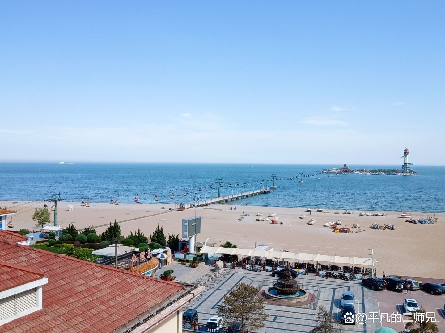 比较著名的景点就是仙螺岛了,水质与北戴河差不多,但餐饮消费比较低喔