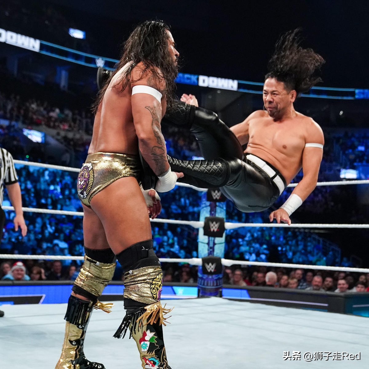 小狮子和克罗斯因伤缺席(WWE第1210期Smackdown节目2022年10月28日赛况及精选照片集)