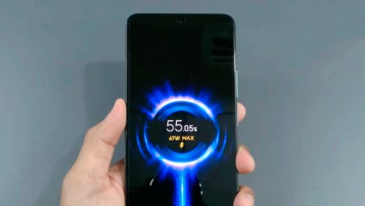 RedmiK50配备2K直屏，外加5500mAh超大电池容量