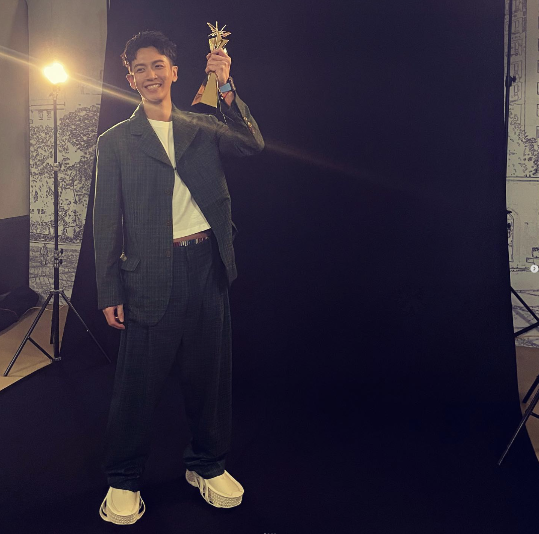 吸毒男星复出拿影帝，缉毒警察的命谁来还