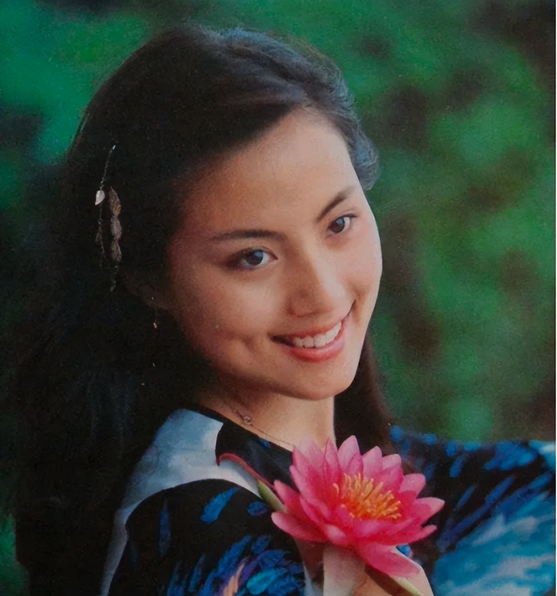 知名演员乐韵:17岁一夜成名,28岁悲情离世,葬礼父母拒不参加