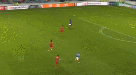 但巴萨同样虎视眈眈（曼联和巴萨虎视眈眈，里昂边卫古斯托是达洛特的完美替代者？）