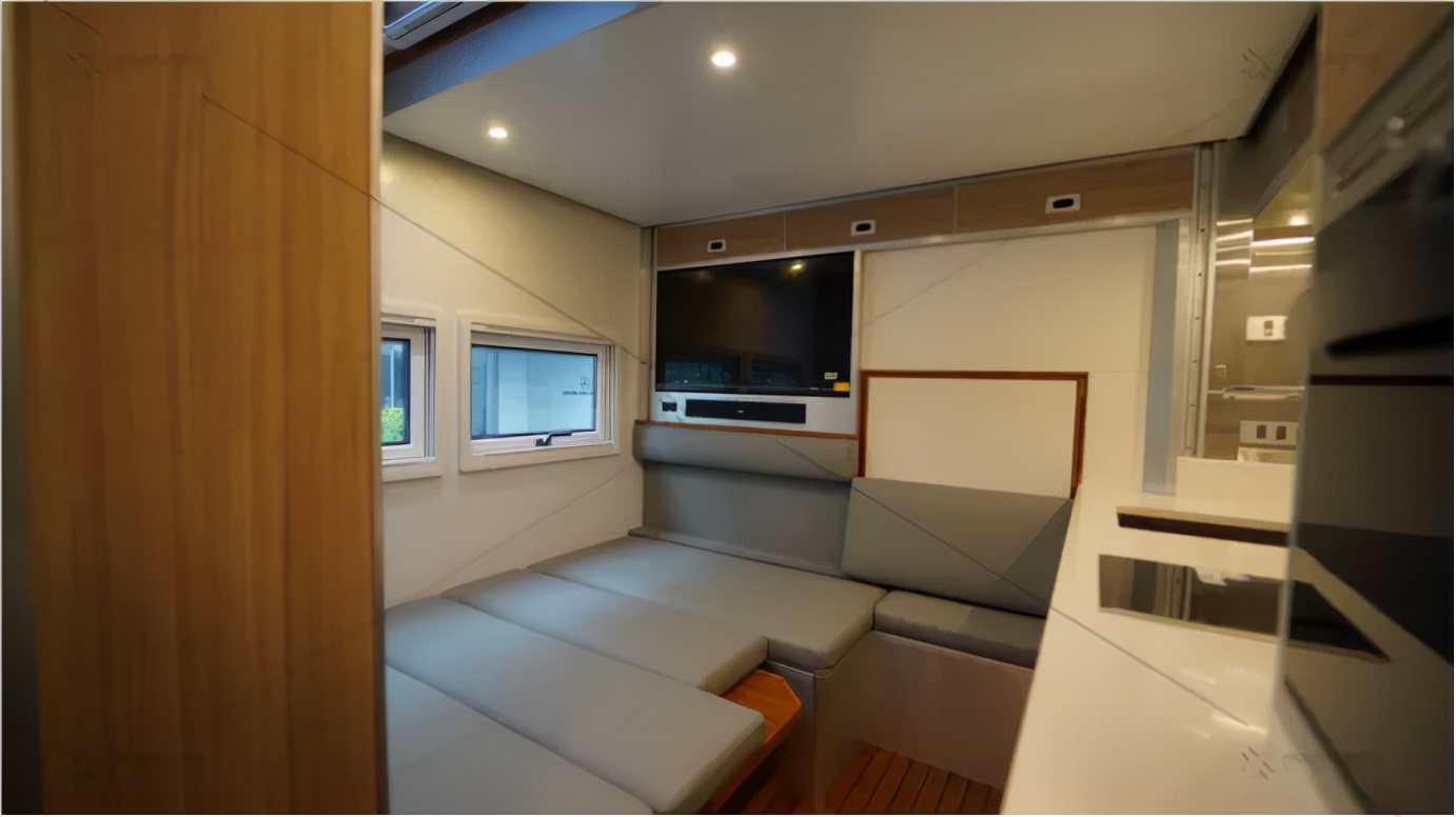 硬核流浪、逐光前行——国产4×4越野房车居住篇