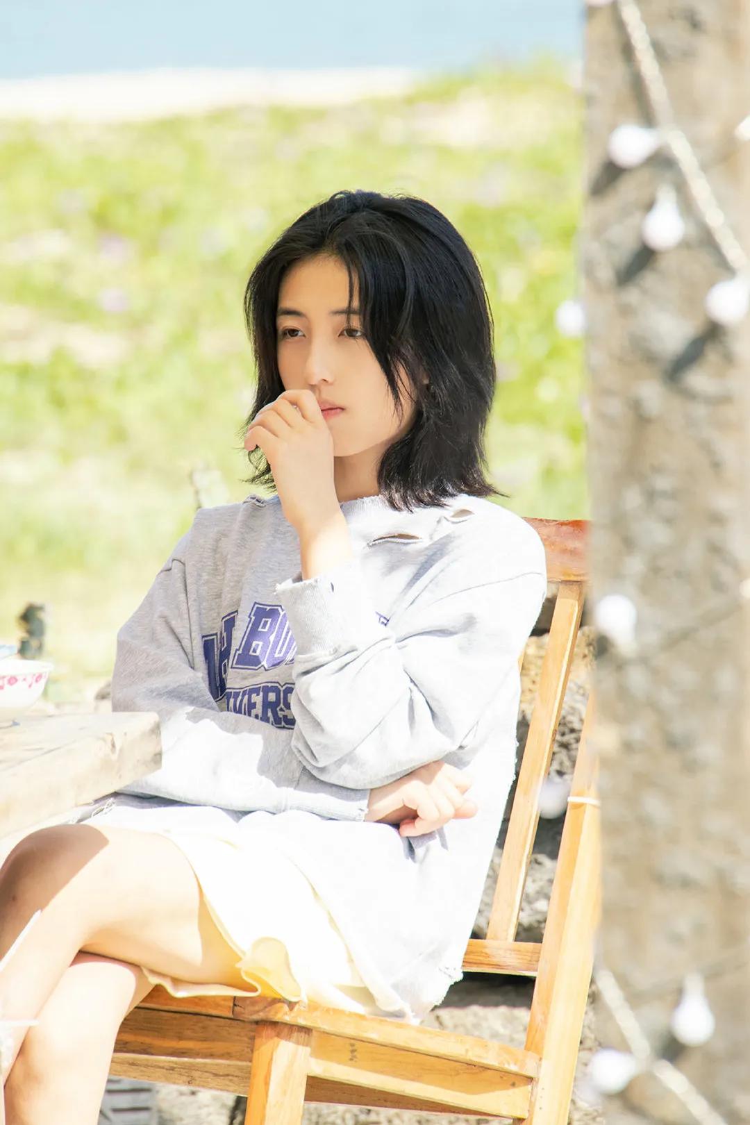 张子枫近期综艺穿搭