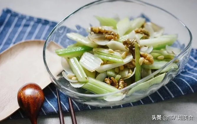 建女人：35後，多吃5食物，越吃越有精神，皮好色佳