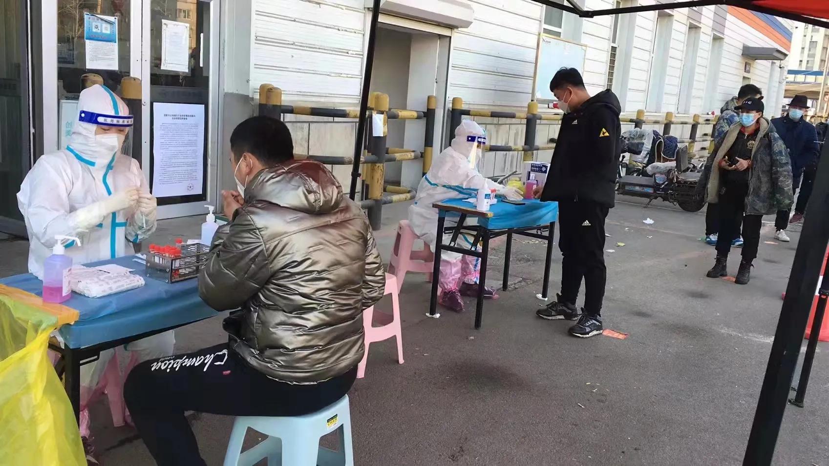 今晨，沈阳和平有序开展第六轮全员核酸检测