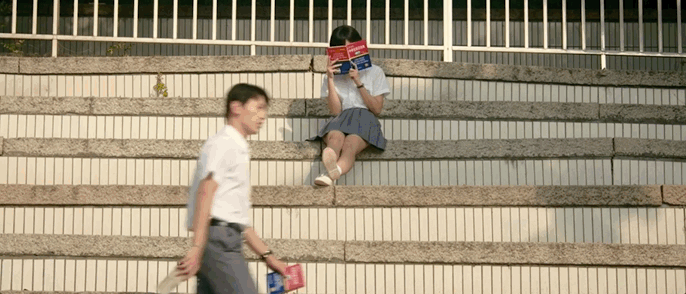 4.6分成“票房冠军”，剧情全靠旁白，只剩狗血金句，他凭什么？