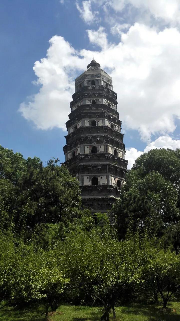 中国第一斜塔