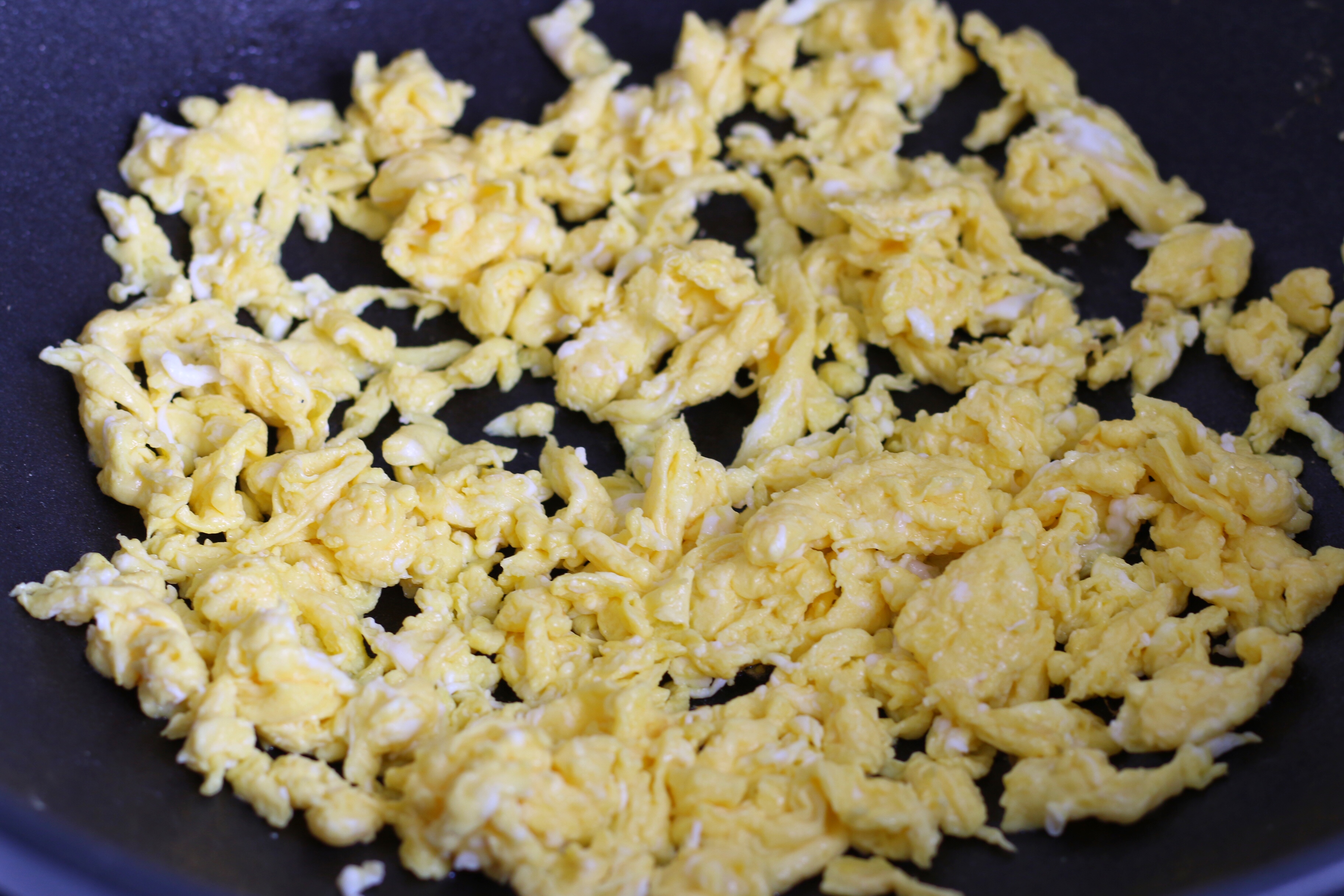 天热之后，这碗炸酱成了家人的心头好，蘸菜拌面都非常香