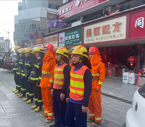新邵县市场服务中心与消防大队联合组织消防应急演练