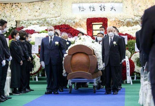李国宝是谁，能为何鸿燊扶灵？香港第一望族，李嘉诚也让他三分
