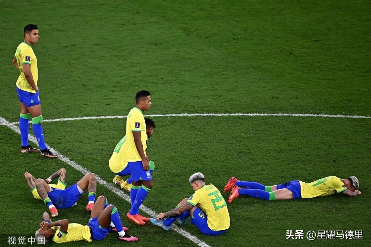 巴西造3大耻辱纪录！球迷怒喷：傲慢却无能，染黄毛的队不配晋级