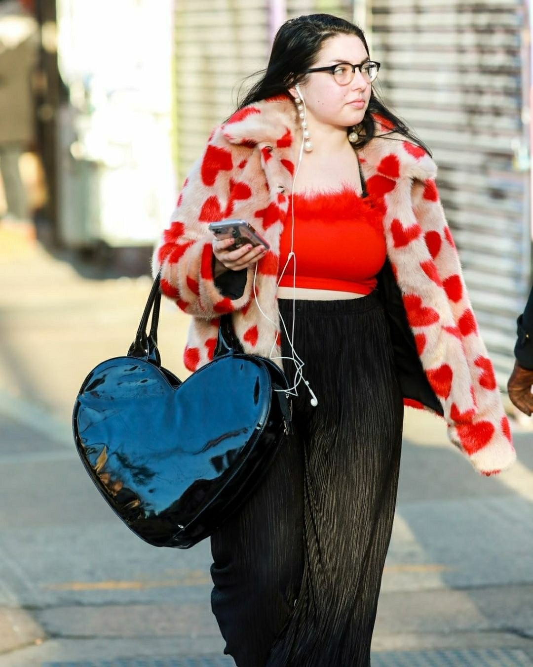 美国街头的时尚穿搭分享，虽然微胖女人多，穿搭却都很自信