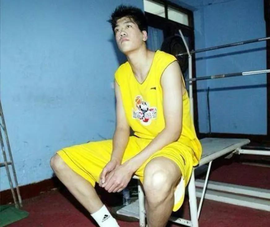 中国在世最老的篮球运动员(CBA英年早逝的5位球员：辽篮损失惨重，2人获总冠军，1人溺水身亡)