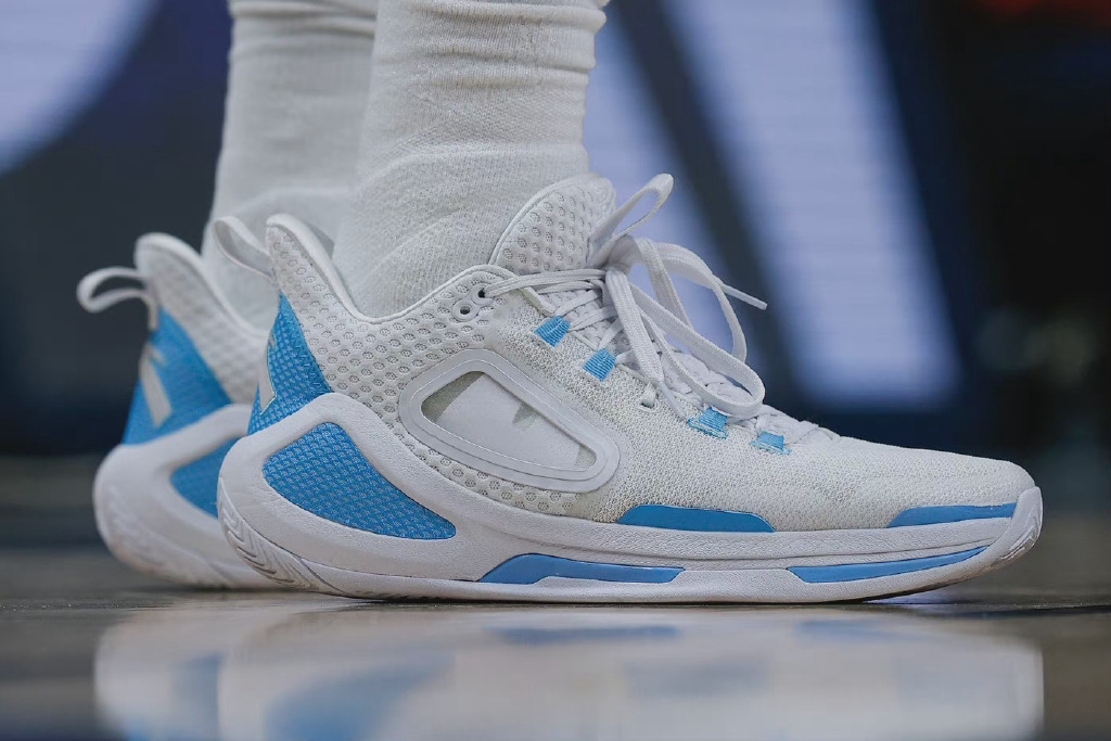 中国有哪些品牌签约nba（国产品牌大爆发！反伍登陆NBA，准者签约里弗斯，汤神迎来小爆发）