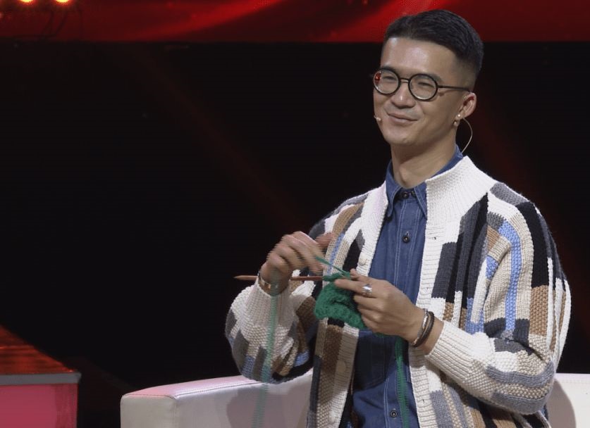 广东小伙潘锐彬:辞高薪回村织毛衣,两登央视,全网粉丝过千万