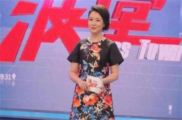 东方卫视名嘴袁鸣：丈夫是美籍华人，儿子十分可爱