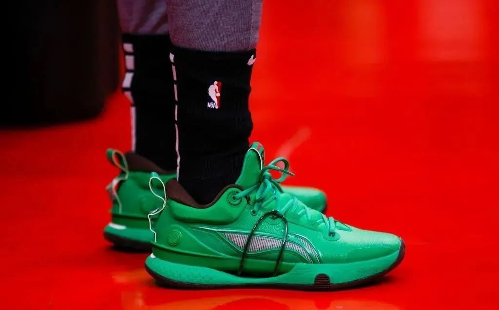 nba哪些球星穿aj(nba球员上脚:塔克穿aj12佩顿配色,杜兰特的kd15来了)