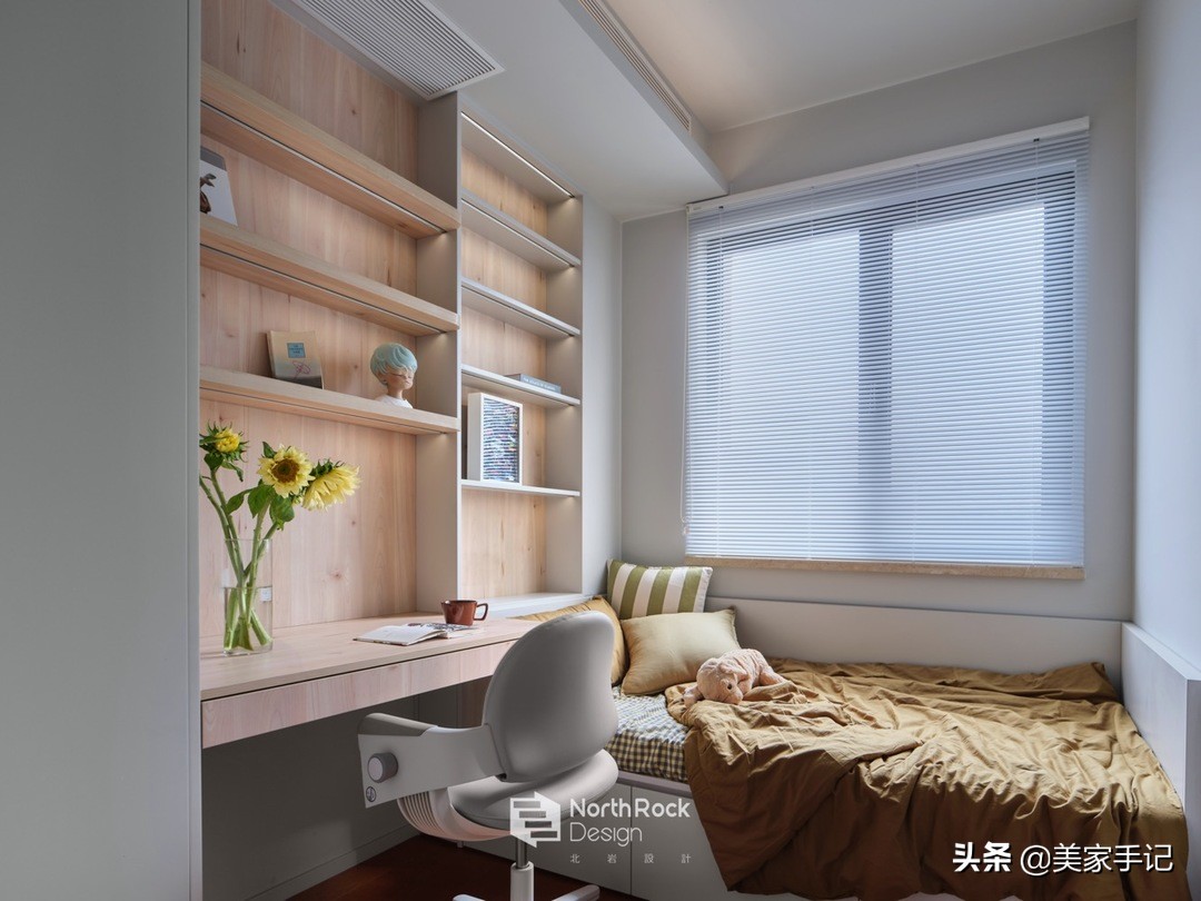 南京夫妻90㎡的家走红网络：坚持客厅不买沙发茶几，入住反而顺心