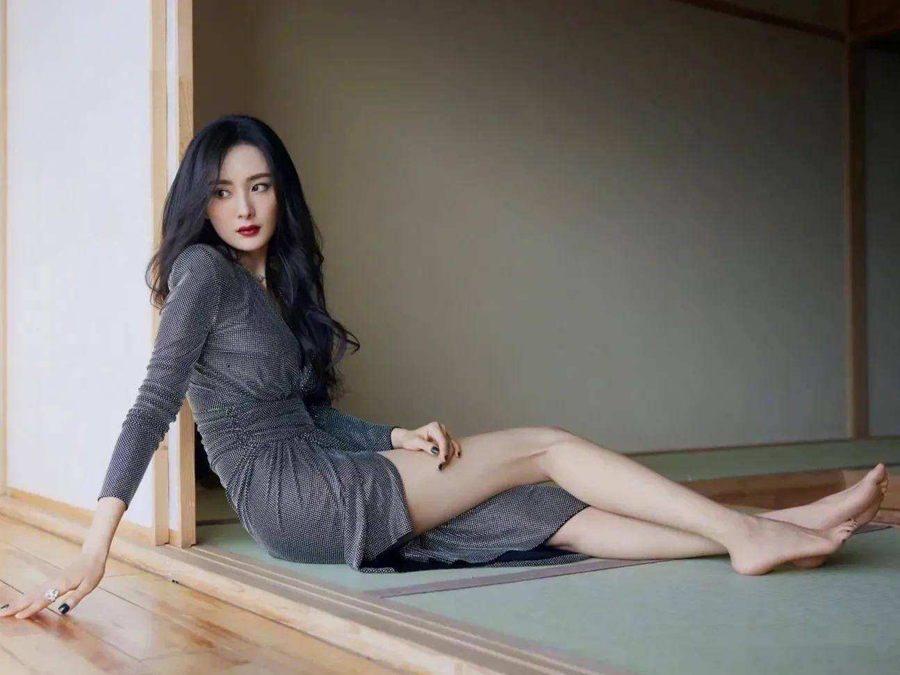 “被高估”的5位女演员，赚钱赚到手软，有人却拿不出像样的作品