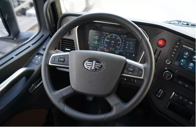 45万买560马力一汽解放J7载货车！拉绿通、活禽运输能回本吗？