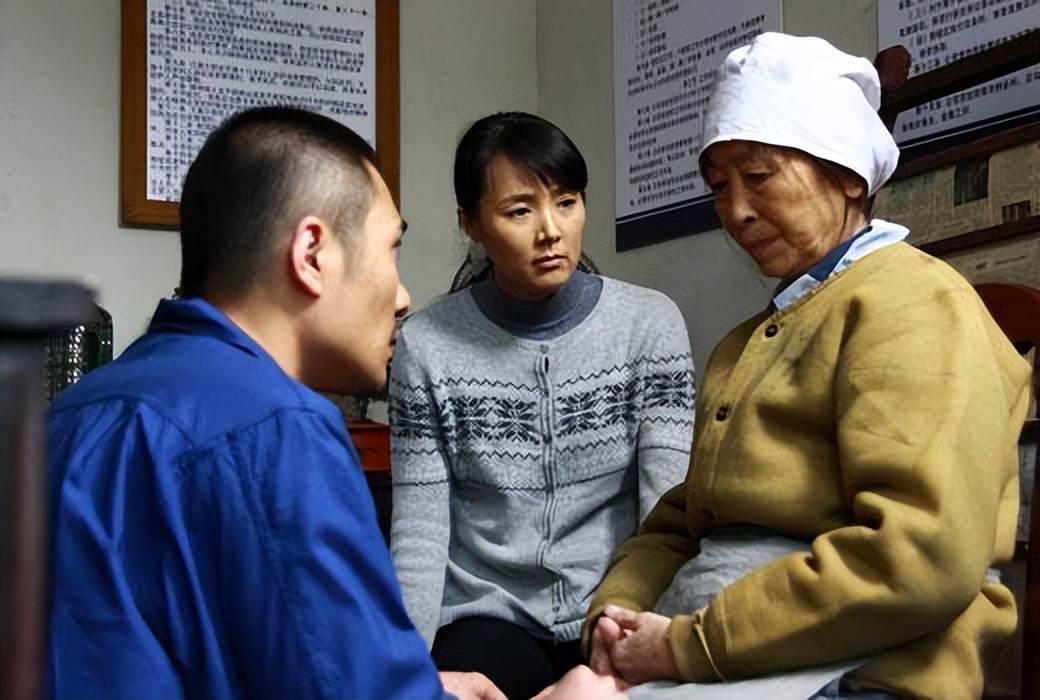 任帅:剧团打杂8年,42岁靠老丁一角走红,现实妻子是翻版德华