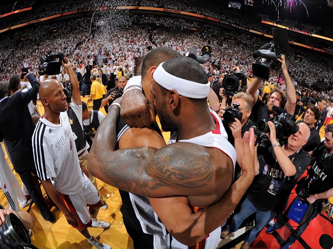 NBA所有球员数据排名（NBA球星38岁时场均得分排名，詹姆斯本赛季26分位列第一）