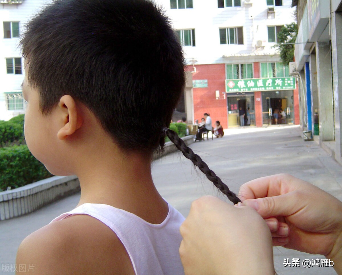 男童小辫子发型图片