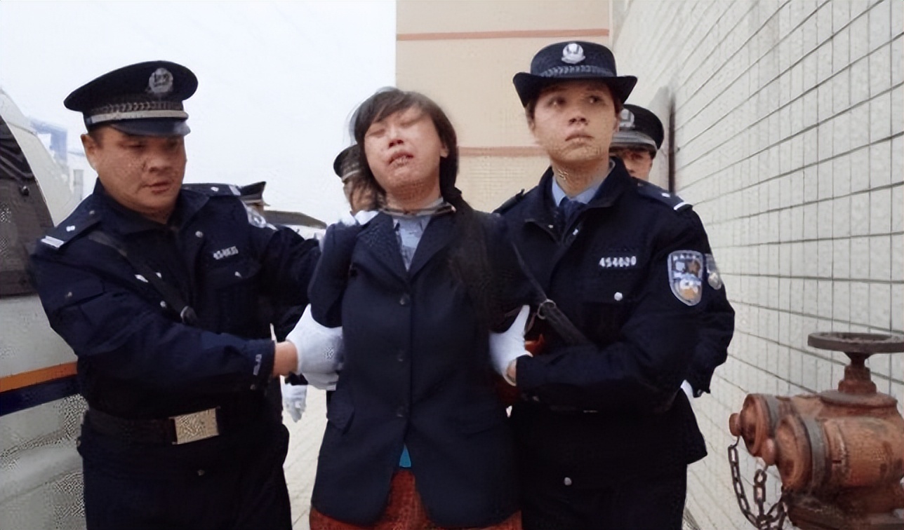 2011年，贺洲地税局长灭门案，一家四口凌晨丧命，情杀还是仇杀？