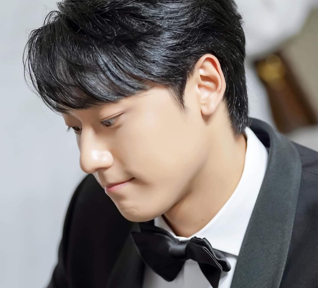 备受期待的宋慧乔和李到晛的新剧终于确定了演员阵容