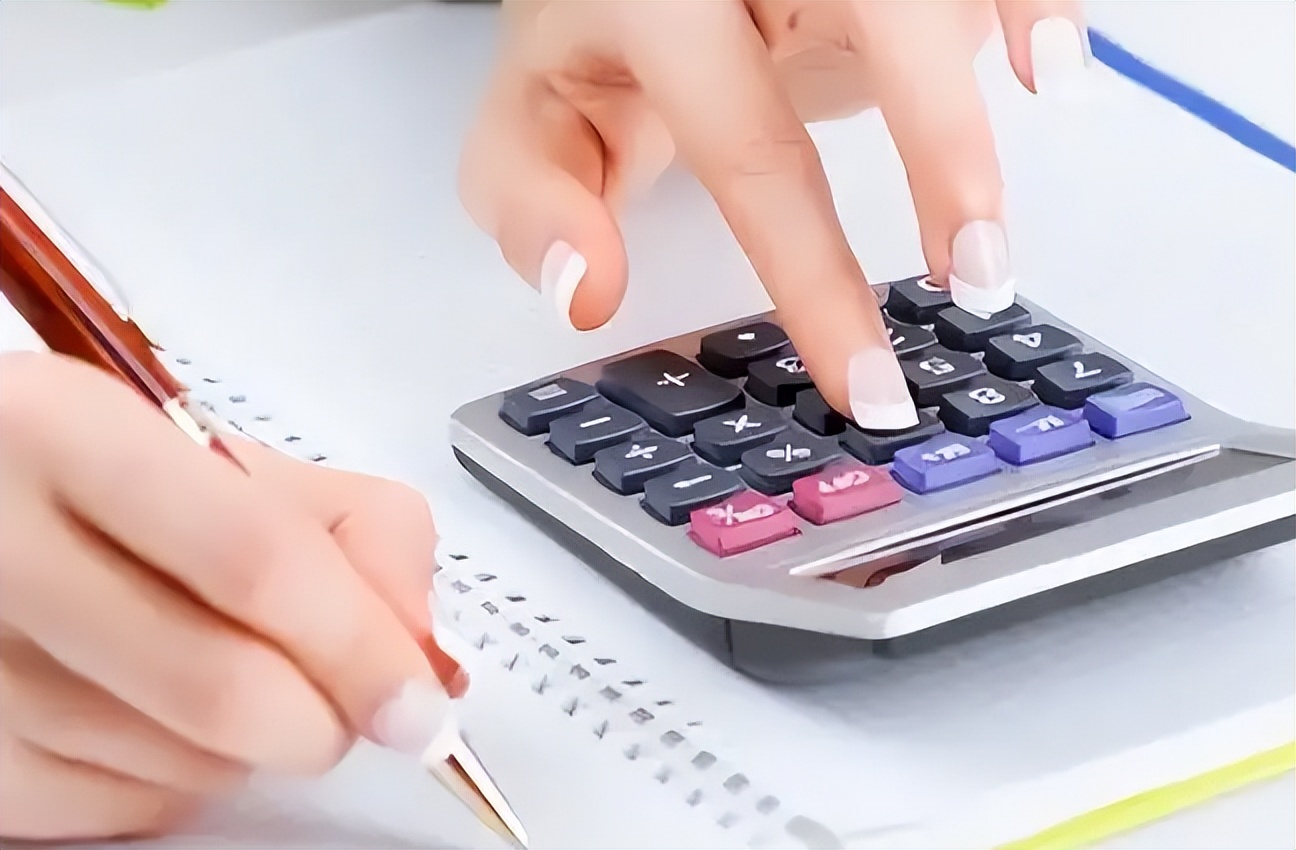 未来十年女生好就业的专业，前景好收入也不差，家有女儿可以看看