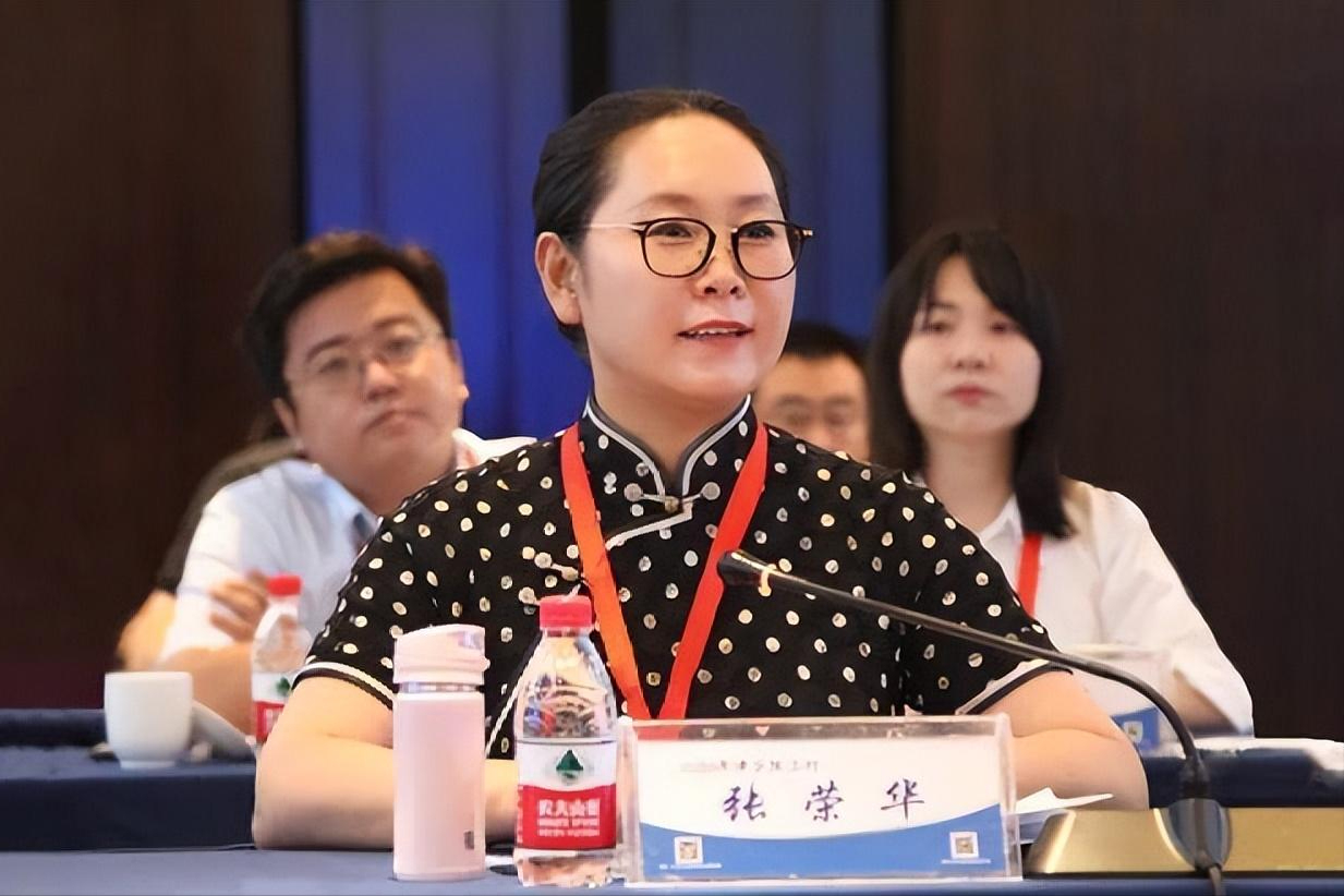 天津女首富张荣华,靠卖豆腐起家,45岁丧夫带领企业跻身500强