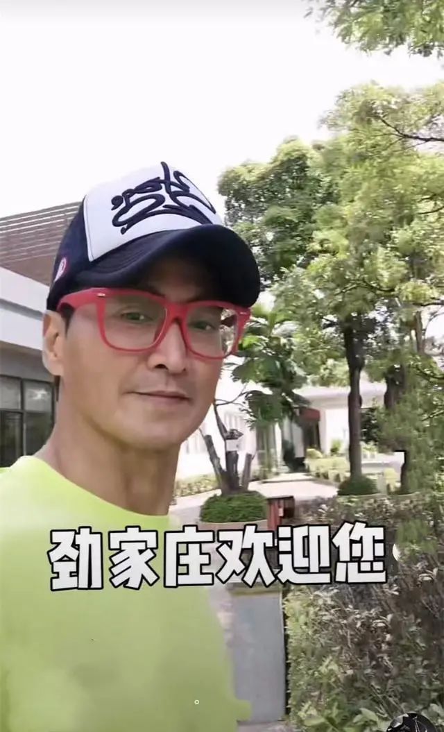 定居内地20位港台明星，有人住5亿豪宅，有人住三线小城65平米房
