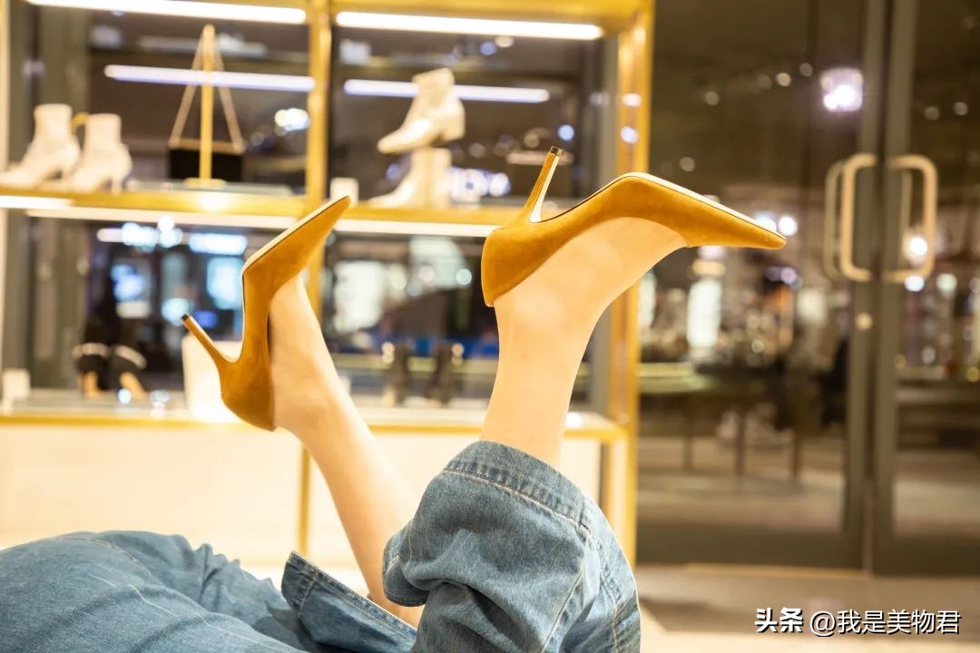 佛羅倫薩小鎮(zhèn)拍照男生（圣誕打卡季｜濃濃的圣誕氛圍被佛羅倫薩小鎮(zhèn)狠狠拿捏了）