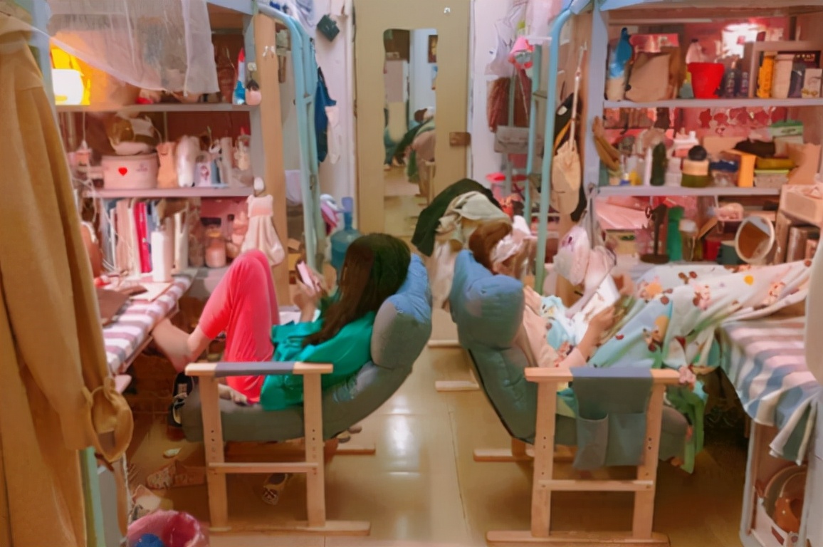 西安高校封校后，女大学生突发奇想自制麻将，网友：幺鸡是精髓